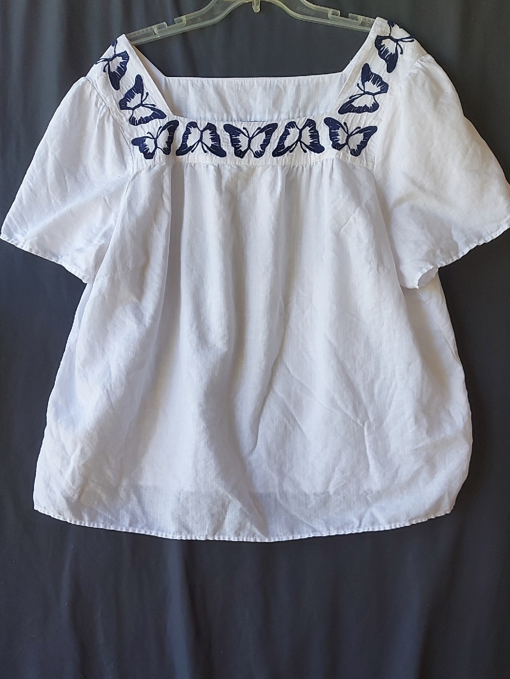 Talbots Plus White Top with Navy Embroidery 55% Linen 45% Cotton